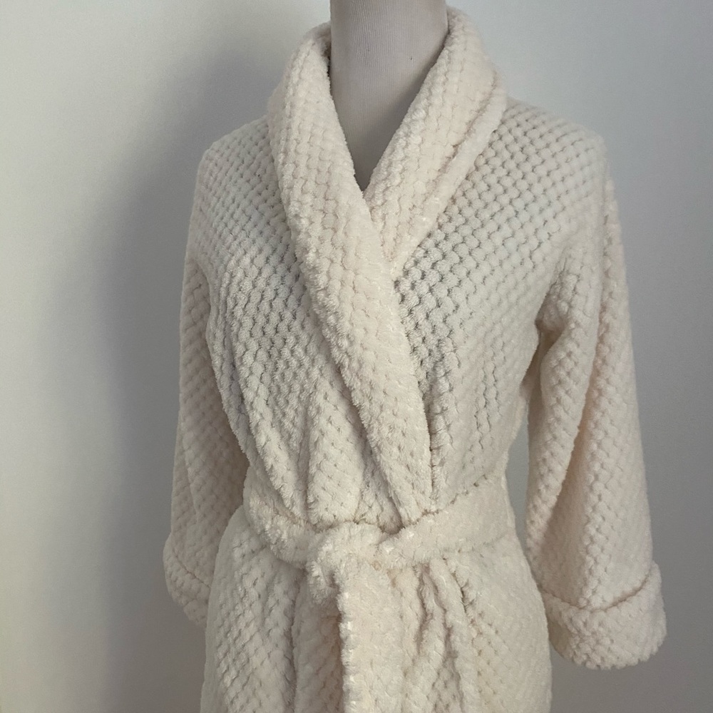 Soft Surroundings Ivory Robe Size XS